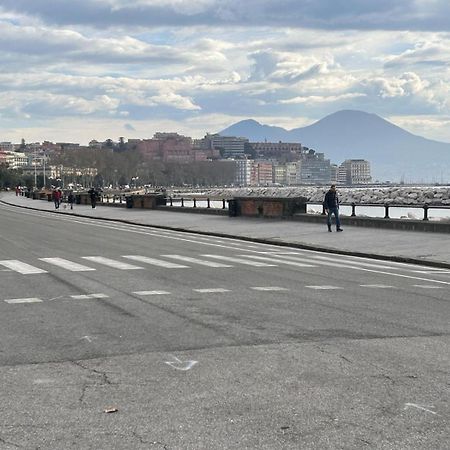 Pe Vic E Vicariell Apartment Napoli Bagian luar foto