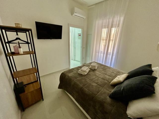 Pe Vic E Vicariell Apartment Napoli Bagian luar foto