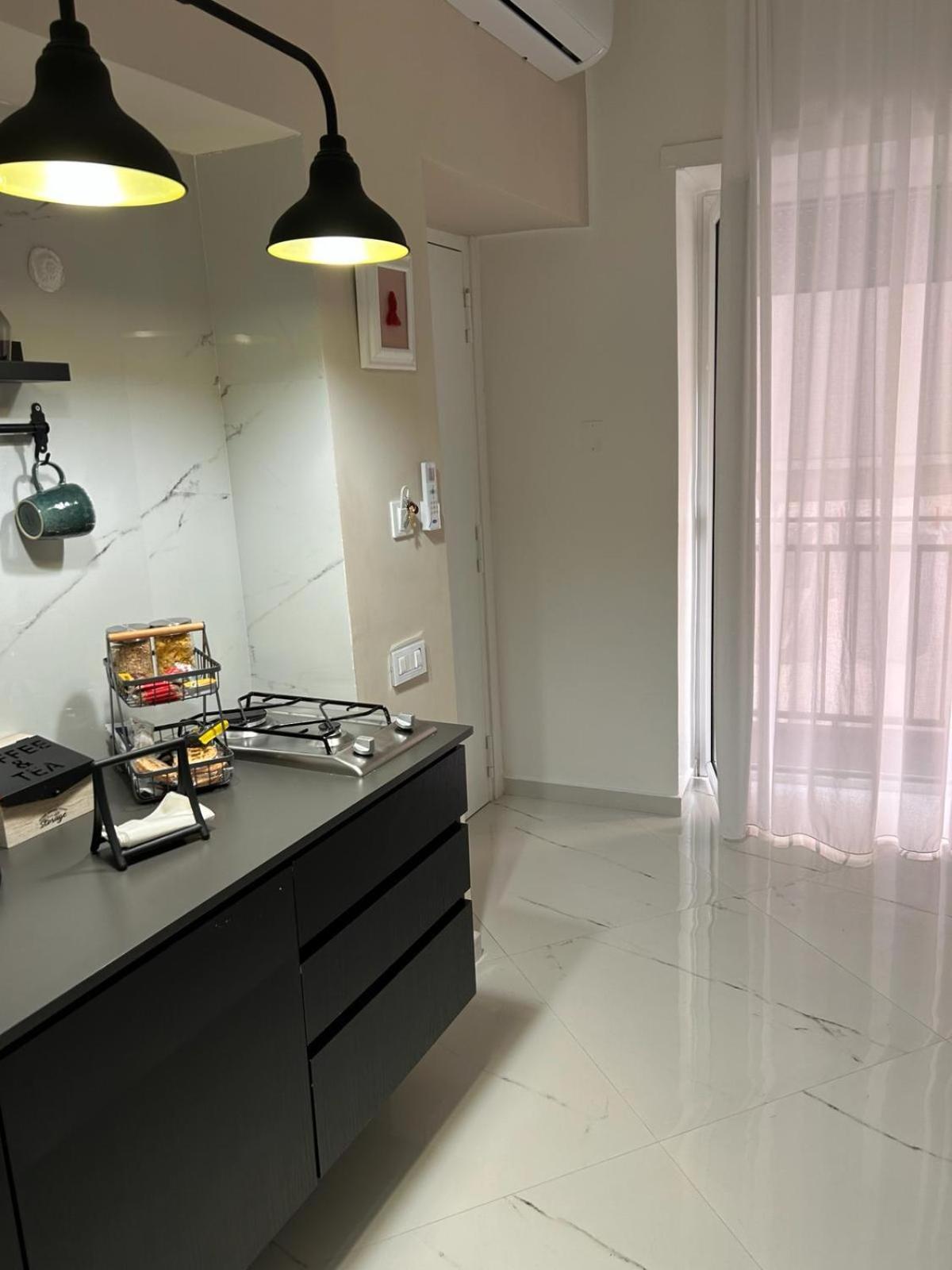 Pe Vic E Vicariell Apartment Napoli Bagian luar foto