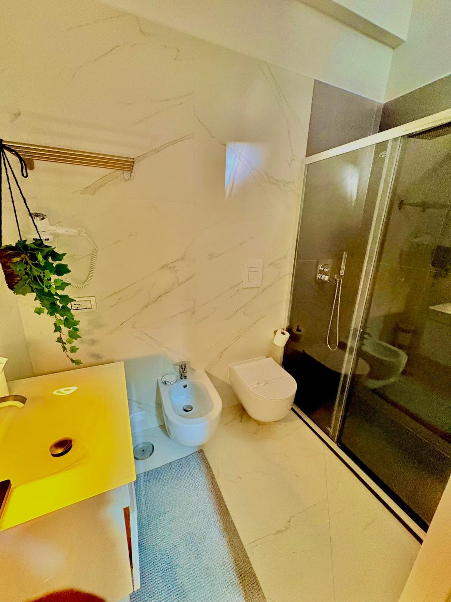 Pe Vic E Vicariell Apartment Napoli Bagian luar foto