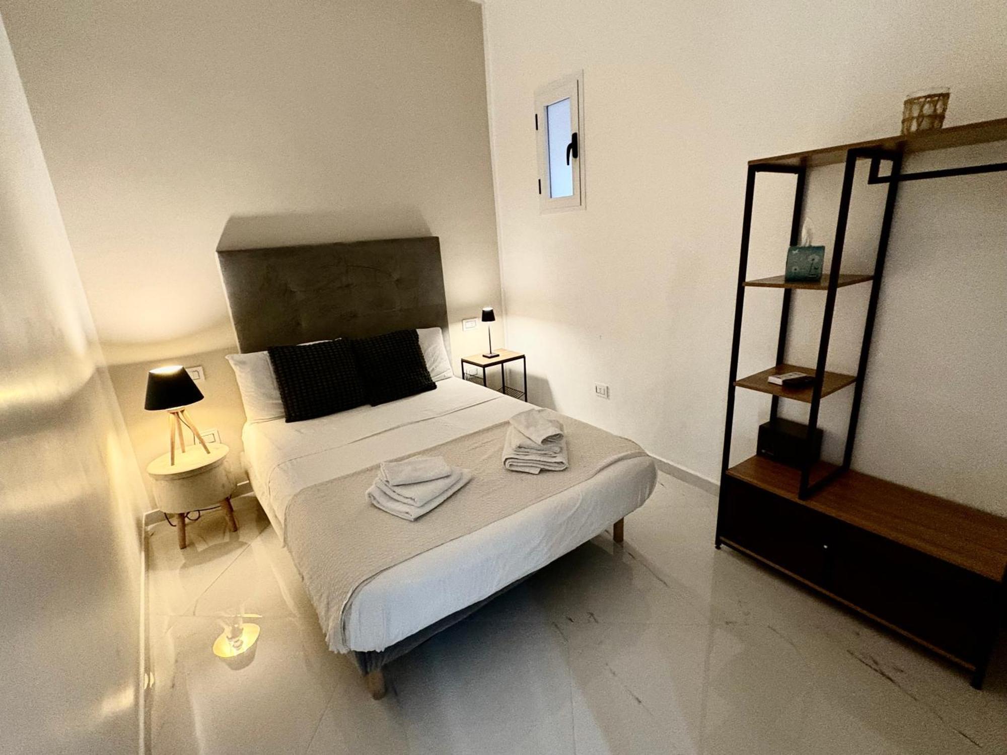 Pe Vic E Vicariell Apartment Napoli Bagian luar foto